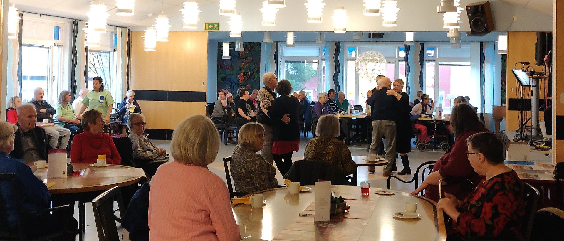 Fredagsdans på en av kommunens mötesplatser